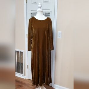 Coldwater Creekd Size XL Gold Stretchy dress. NWOT